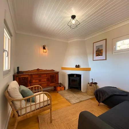 Quiet In Granjal With Fireplace Feriehus