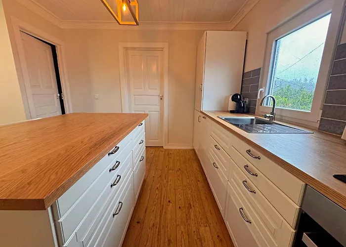 Feriehus Quiet In Granjal With Fireplace Outeiro da Vinha
