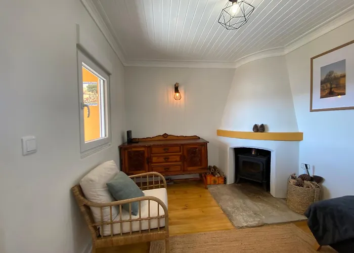 Feriehus Quiet In Granjal With Fireplace Outeiro da Vinha