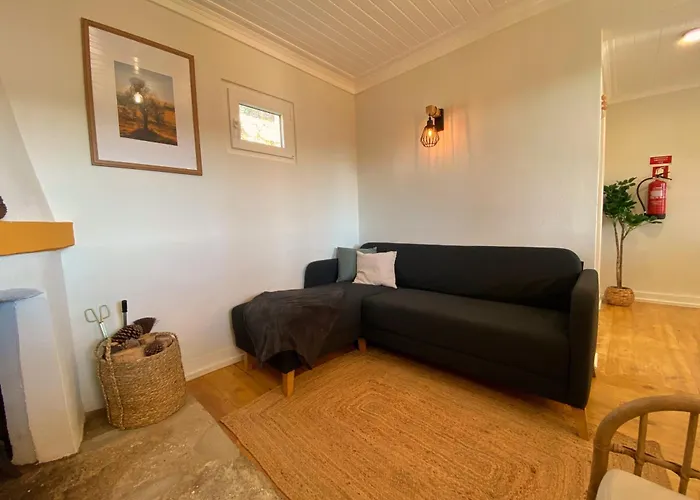 Quiet In Granjal With Fireplace Feriehus Outeiro da Vinha